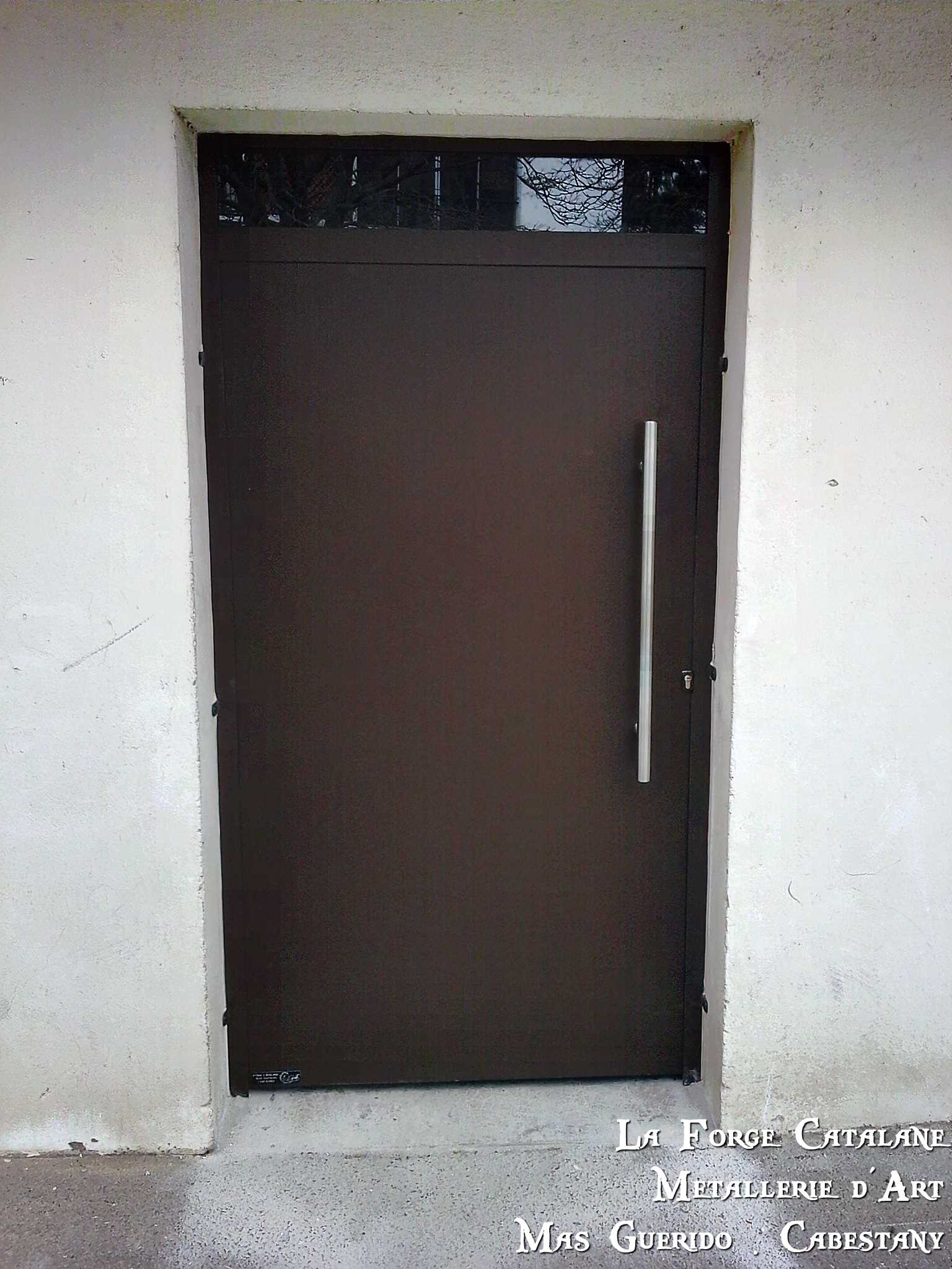 porte tolee pleine imposte verre baton marechal inox forge catalane.jpg